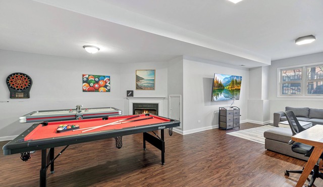 4 br/3ba, Great for Large Groups, Garage Parking. Spacious and updated!