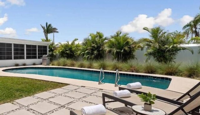 4 BR, 5 Bed, 2 King, 2 Bath, Private Pool