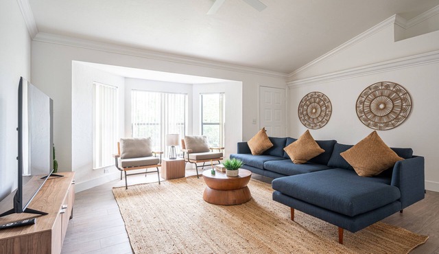 🏖️4 BR Canal Front Oasis- 1.5 Miles to Downtown!
