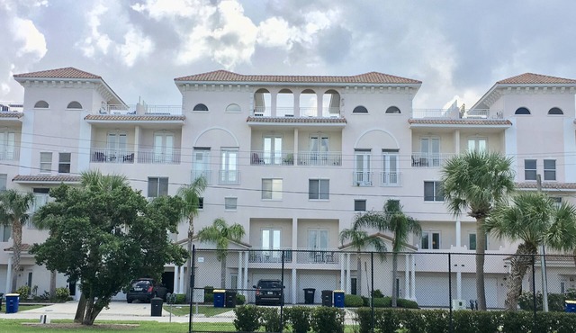 4 BR Clearwater Beach Townhouse Hot Tub Rooftop Lounge Beach/Gulf Views