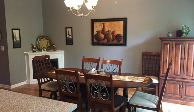 4 BR Cozy Home near UVA, Downtown & Wineries