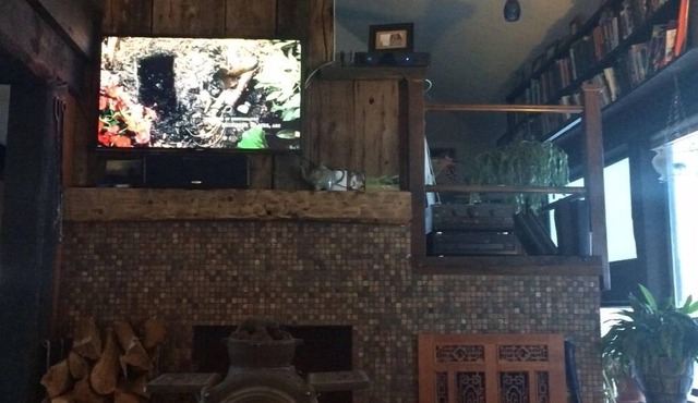 4 Br Eclectic Ski House W/Hot Tub Only Minutes to Sugarbush and More!
