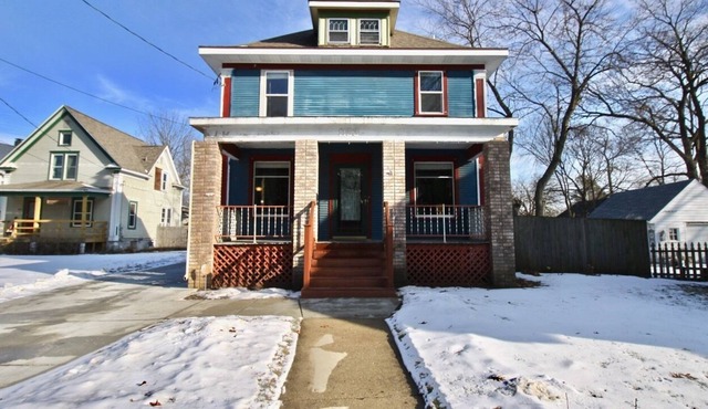 4 BR Home Near Beloit College/Downtown/Interstate