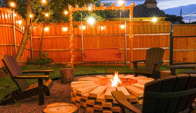 4 BR , Large Yard with HOT TUB, Fire pit,Basket ball hoop