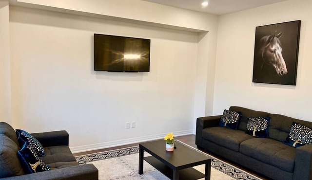 ★4 BR Modern Detached House in Paris, Brant