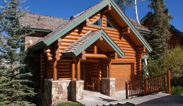 4 BR Mountain Village Luxury Log Home - Great Views, Sleeps 10