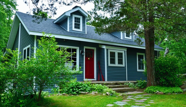 4 BR Renovated Home, Sleeps 10 - Walk to Perkins Cove, Ogunquit, Cape Neddick