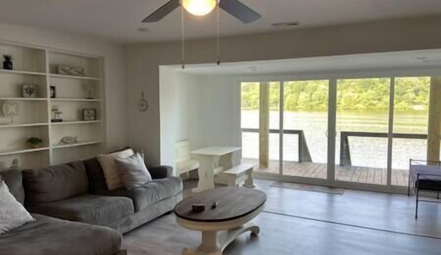 4-BR Spacious House by the River w/Backyard & BBQ