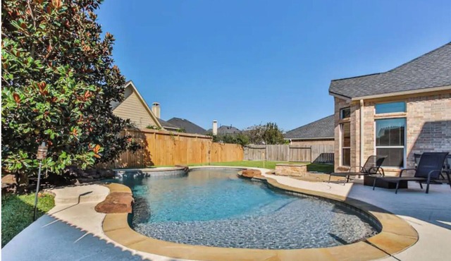 4 BR Spacious Villa w