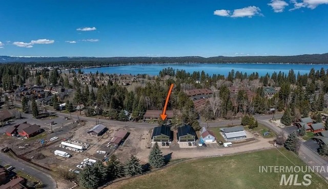 4 BR Townhouse in Prime Location!