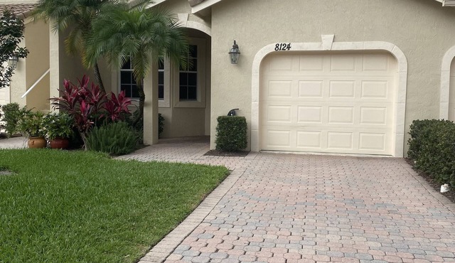 4 Br Townhouse In Beautiful Castlepines - PGA Village