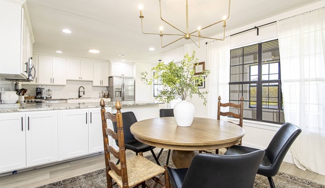 🌲☀️ 4 BR w 2 King Suites, 2nd living area, Game Room, Peaceful Views ☀️🌲