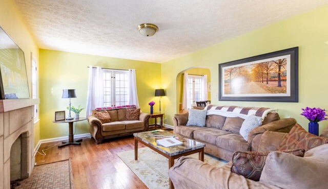 4 BRs+King Bed+Game Room+Broadripple+Bars+Spacious