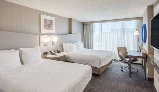 4 Budget-Friendly Units! Near Colorado Convention Center, w/Pool, Pet-Friendly!
