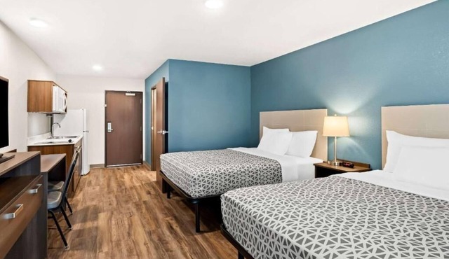 4 Budget-Friendly Denver Units Near Dick’s Stadium | Pets are Allowed