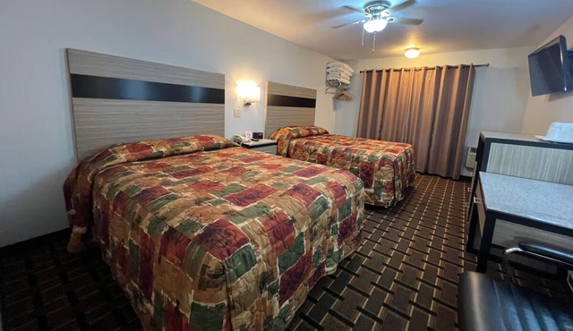 4 Budget-Friendly Rooms w/Free Parking – Minutes from Downtown