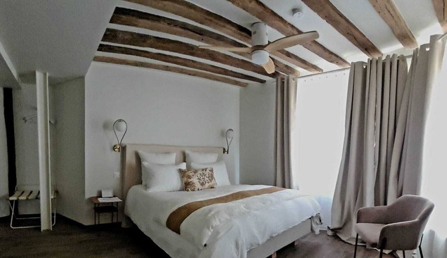 4 Charming Suites & downtown