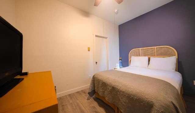 4 Coastal Rooms near Seaside Aquarium – Walkable, charming, and relaxing stay