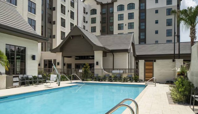 4 Comfort-Focused Suites w/Kitchen, Heated Pool Access & Mayo Clinic Shuttle