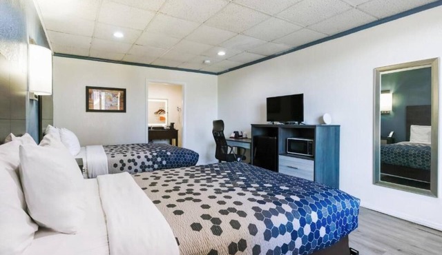 4 Convenient Units Near I-81 | Short Drive to Downtown Wytheville, w/Parking