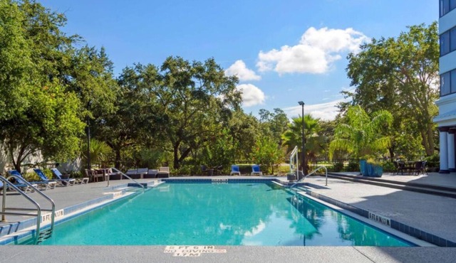 4 Convenient Units! Near Tree Hill Nature Center and Mandarin Museum!