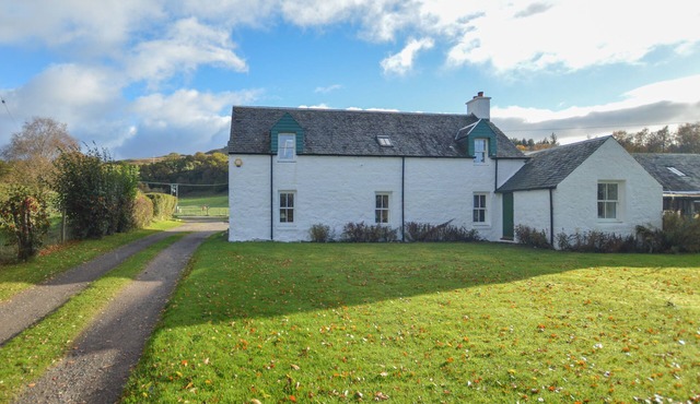 4* Cottage on a traditional Scottish farm with Highland Cows on your doorstep
