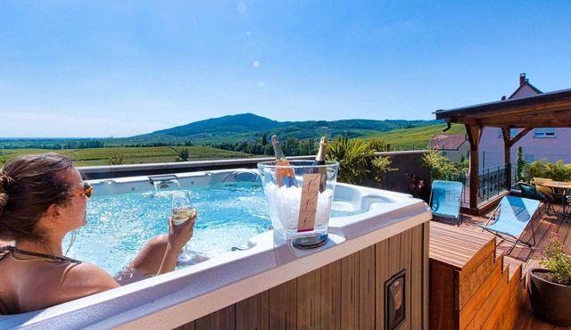 4 * cottage, private spa & panoramic terrace, 4 people