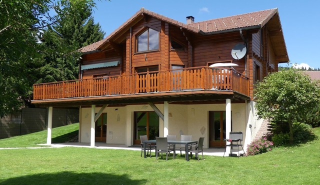 4 * cottage with a warm atmosphere near Pontarlier and Switzerland