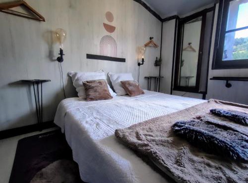 4 couchages Matelas M de Forme côté jardin au calme