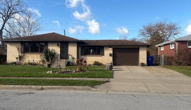 4 Cozy Bedrooms | Pool Table | Backyard