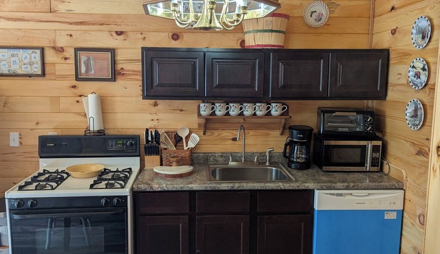 #4 Cozy private for couples, Tug Hill C5a trail .Only 11 miles off 81 exit 131