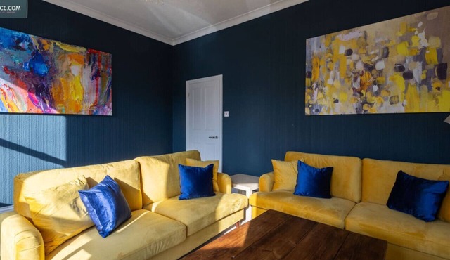 4 Dbl bedroom 7-8 ppl 15/20 mins to central London