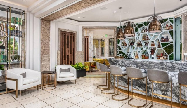 4 Deluxe Double Rooms, Lennox Miami Beach, Chic Poolside, Boutique Service