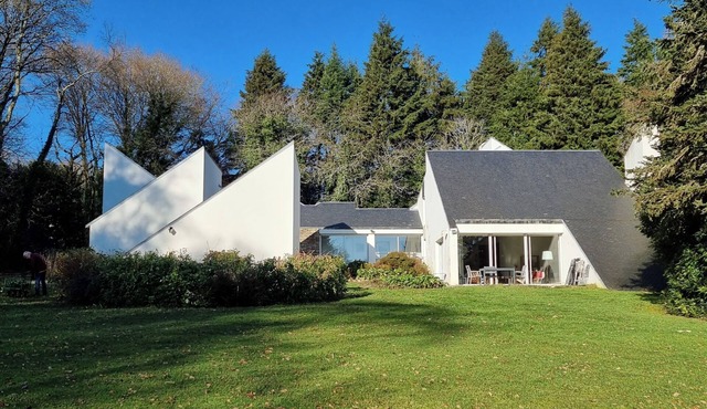 4* design studio with terrace and garden access