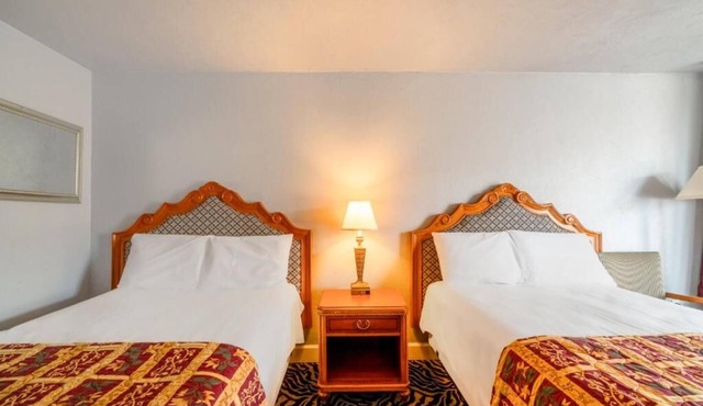 4 Easy Access Rooms w/Full Bed & Parking – Relaxation Near Central Mall Lawton