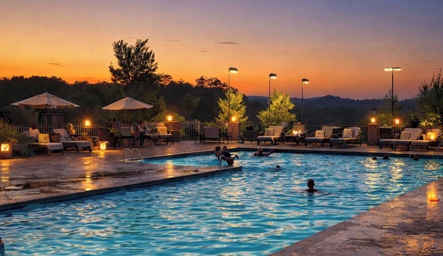 4 Ensuites, Championship Golf, Pool, Hottub, 30ft Patio with Outdoor Dining.
