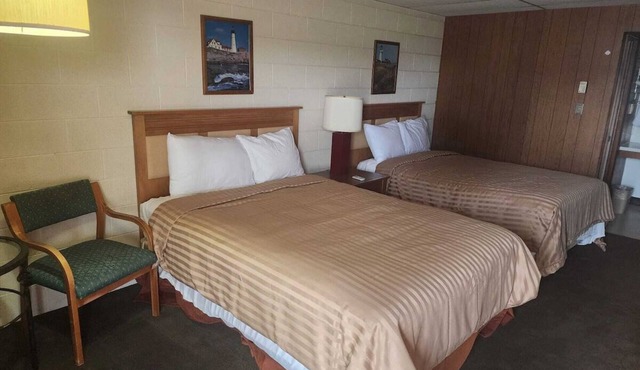 4 Family-Friendly Rooms - Stay in Room with 2 Queen Beds + Private Amenities
