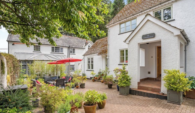 4 bedroom accommodation in near Abergavenny & Crickhowell