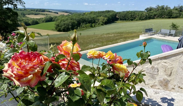 4* gîte for 2 to 6 people with panoramic view and infinity pool