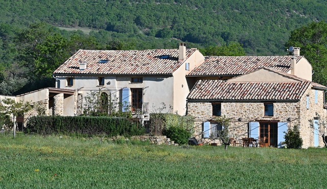 4* gites with swimming pool - Luberon