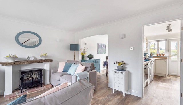 4 Hare Cottage - sleeps 4 guests in 3 bedrooms