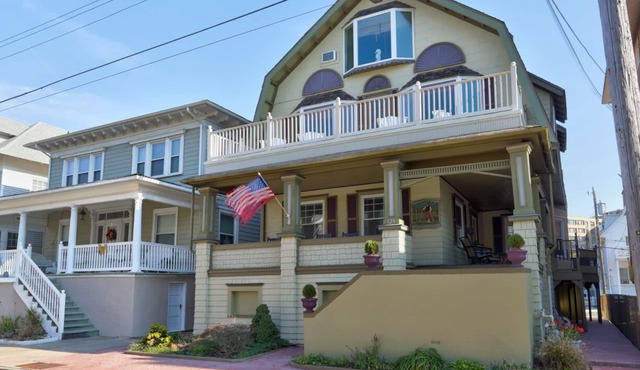 4 Houses From the Beach!