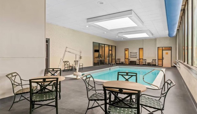 4 Inviting Rooms with Deluxe 2 Queen Beds - Near Cheyenne Frontier Days