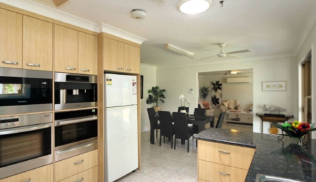 4 Jacques Court - Quiet location close to shops