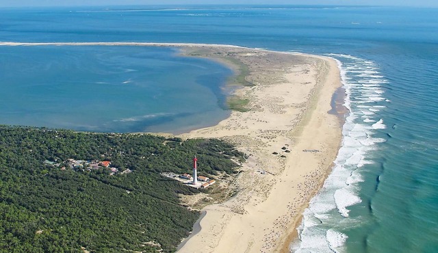 4 KILOMETERS FROM THE FIRST BEACHES