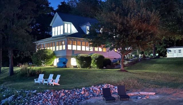 4 King Bed Private Beach +Pet Friendly +Pickleball