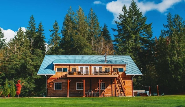 4 King Beds | 20 Acres | Hot Tub + Private Trail