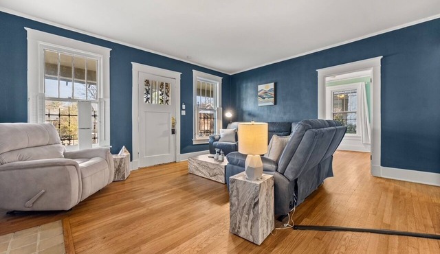 4 KING BEDS Luxurious Historic Home in the Heart of Memphis