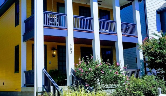 4 KING MSTR Bedrooms! 2 Covered Porches+Rooftop Terrace! Special 475 Mon,Tue,Wed