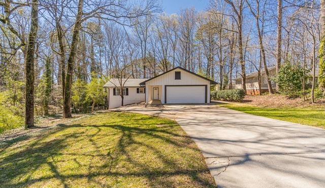 4 Kings! Only 1.5 miles to downtown Roswell